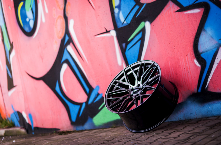 Alloywheel-Set JR28 "Hyper Black" (7,5x18) Lexus IS XE1